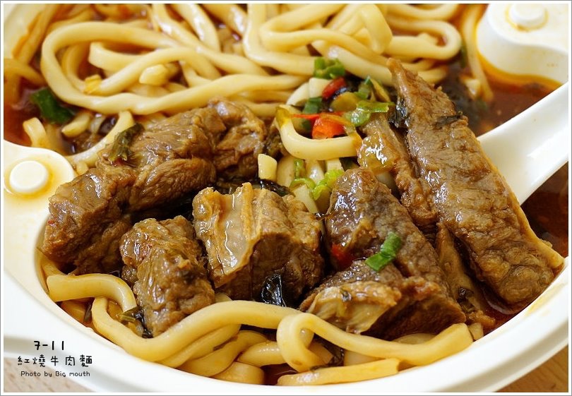 【牛肉麵】7-ELEVEN 紅燒牛肉麵 實在又方便的美味
